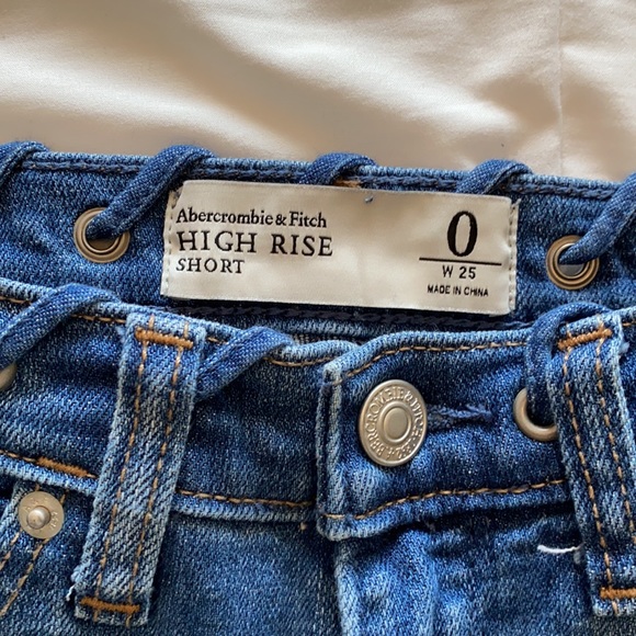 Abercrombie Fitch High Rise Shorts - Picture 4 of 4